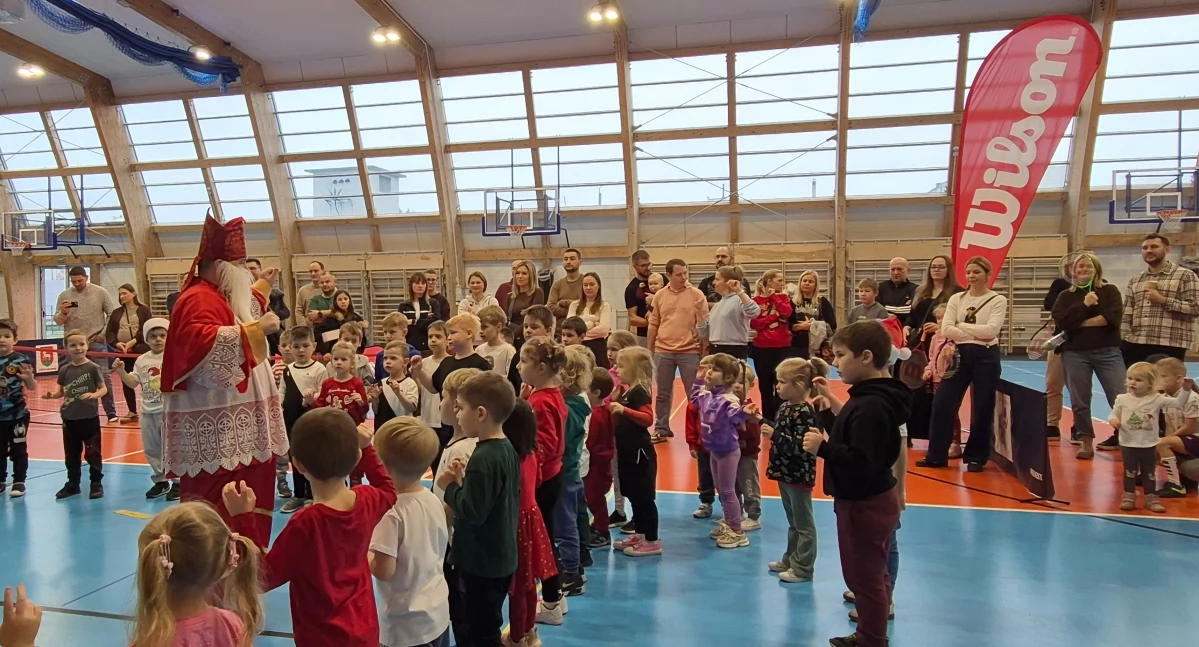 Na zdjęciu uczestnicy II edycji Świątecznego Festiwalu Tenisa / fot. Klub Tenisowy ArKademia, Łukasz Płuciennik 