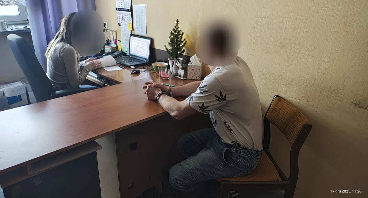 Na zdjęciu jeden z zatrzymanych mężczyzn / Fot. KPP Sieradz 