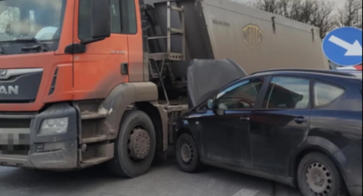 Na zdjęciu miejsce wypadku w Chabielicach / Fot. KPP Bełchatów