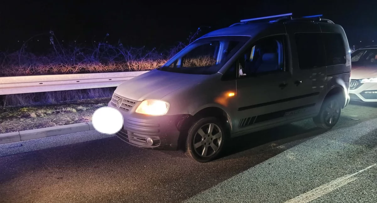 Na zdjęciu volkswagen, który potrącił 56-latka / Fot. Facebook / OSP Warta