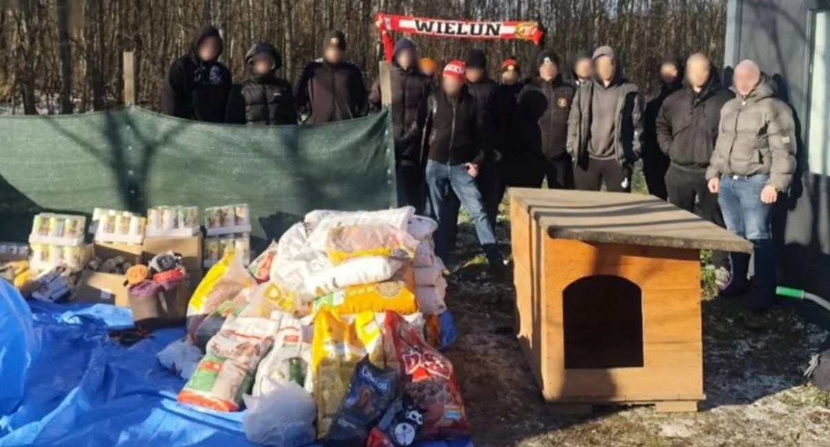 Na zdjęciu sympatycy Widzewa Łódź, Czerwona Ziemia Wieluńska podczas akcji pomocowej dla schroniska w Szczytach/fot. Czerwona Ziemia Wieluńska (wszystkie)