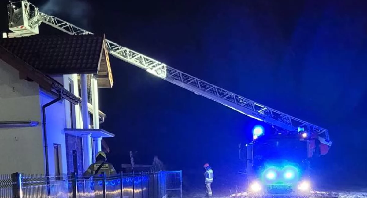 Na zdjęciu miejsce pożaru na ul. Warszawskiej w Wieruszowie / Fot. Facebook / OSP Wieruszów