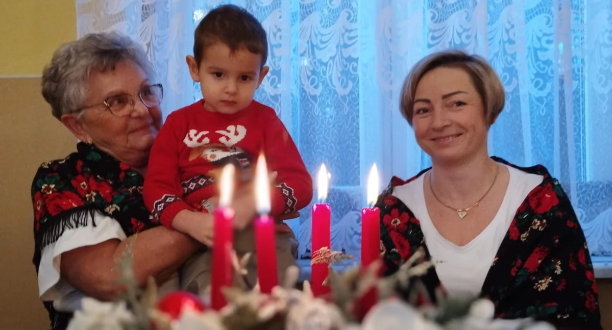 Na zdjęciu wspólne kolędowanie z KGW Piaski, k. Kurowa w gminie Wieluń / fot.: Joanna Major