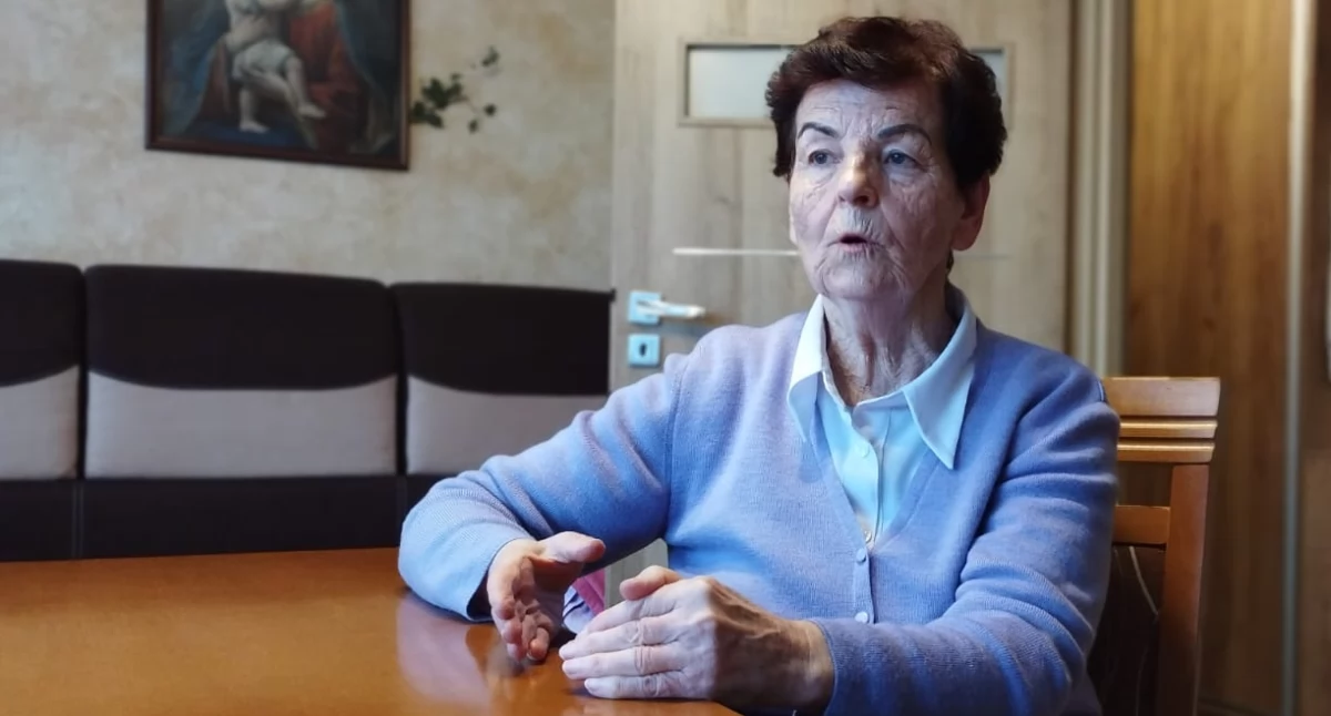 Na zdjęciu Zenona Kwapisz, mieszkanka bloku przy ul. Wyszyńskiego w Wieluniu / fot.: Joanna Major 