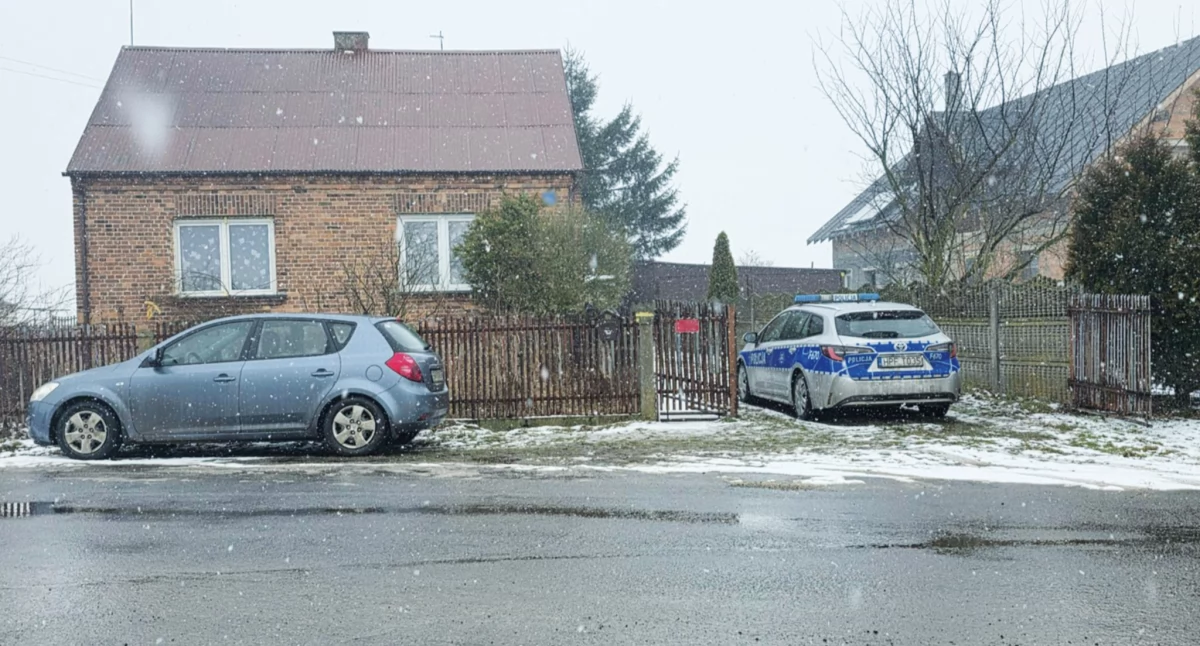 Ciało młodej kobiety znaleziono w jej domu rodzinnym w Raczynie, w gminie Czarnożyły / fot.: Sławomir Rajch