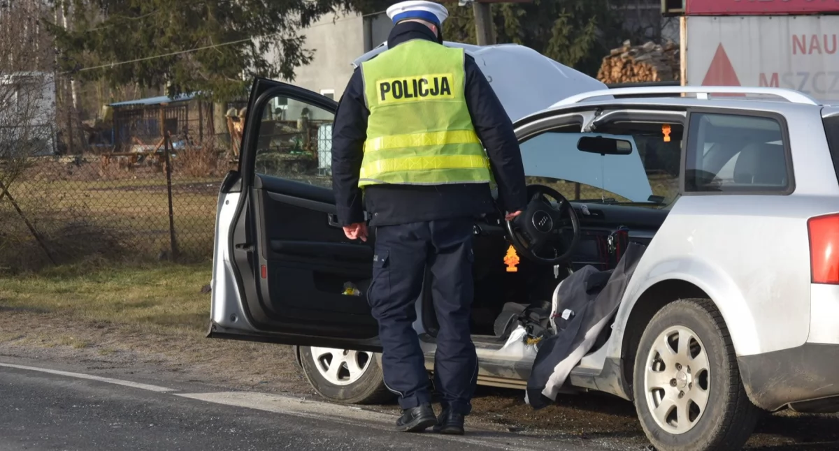 Na zdjęciu jeden z pojazdów, który uczestniczył w piątkowym wypadku / Fot. Facebook / KPP Sieradz