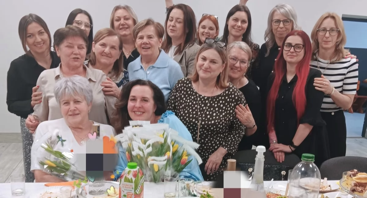 Zdjęcie z uroczystego otwarcia świetlicy po remoncie w Łyskorni/fot.: organizatorzy