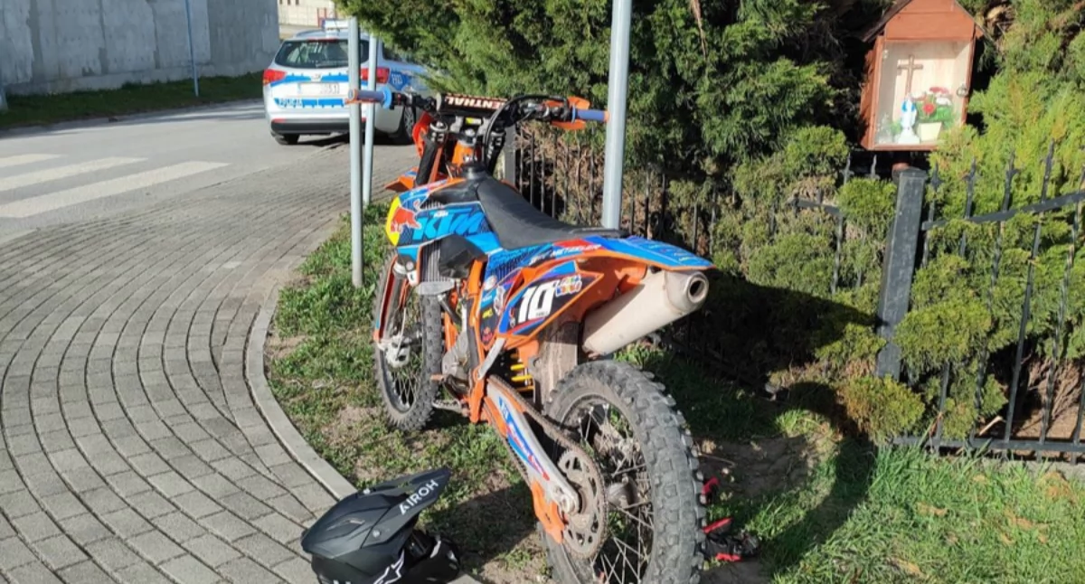 Na zdjęciu motocykl, którym kierował 16-latek/fot.: KPP w Bełchatowie