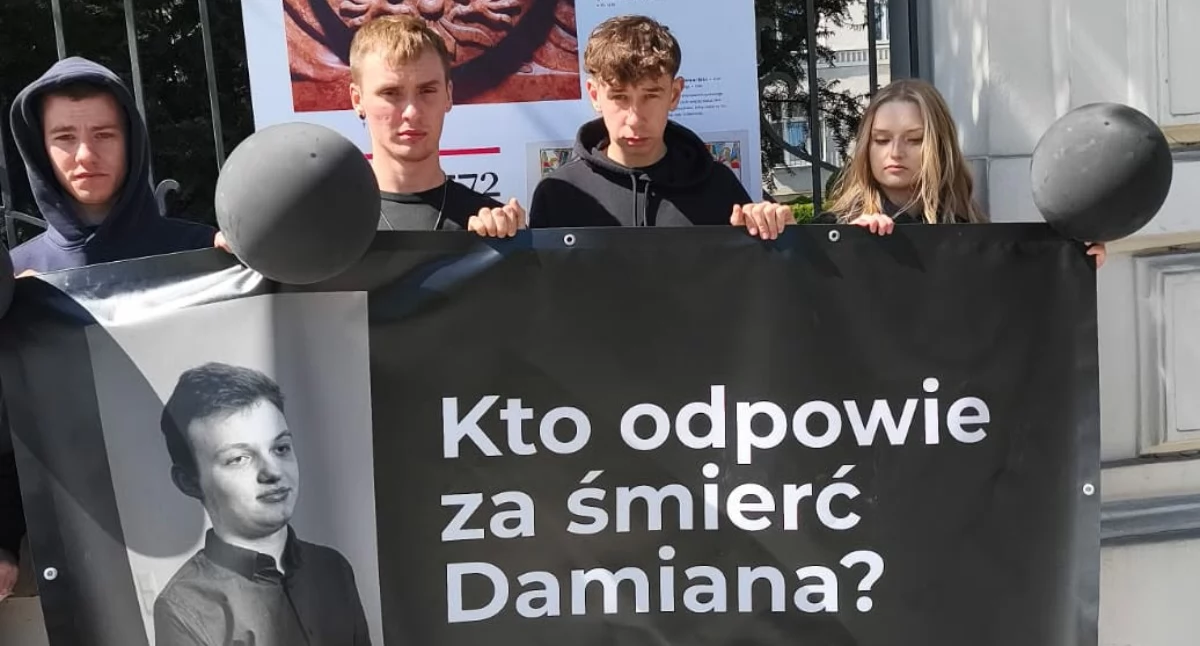 Na zdjęciu demonstracja w sprawie tragicznej śmierci Damiana Pawełoszka z Rząśni / fot.: kulisy.net  