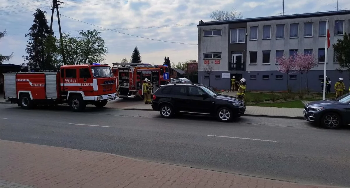 Na zdjęciu fragment ćwiczeń w budynku Urzędu Gminy w Mokrsku / Fot. Facebook / OSP KSRG Mokrsko