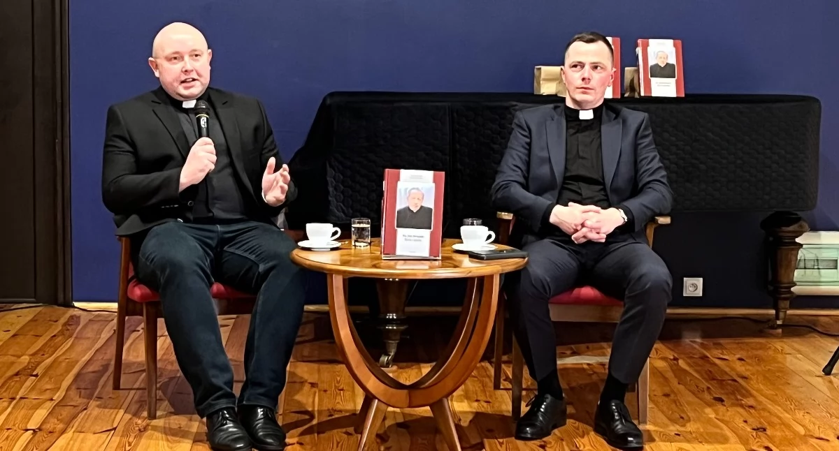 Zdjęcie pokazuje spotkanie z autorami książki w Muzeum Ziemi Wieluńskiej. / fot.: Adam Adrjanek
