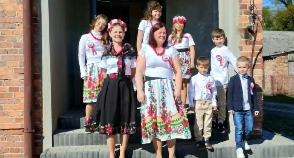 Na zdjęciu majowy koncert patriotyczny KGW Piaski – Srebrnica / fot.: KGW Piaski – Srebrnica