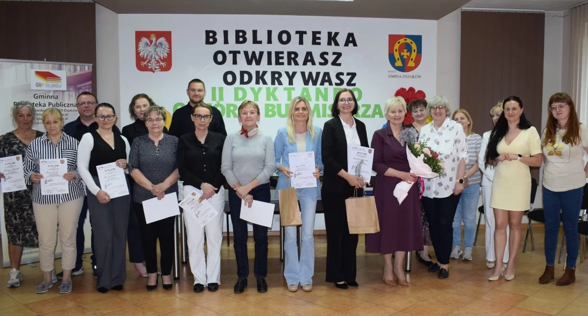 Zdjęcie pokazuje II dyktando dla dorosłych Open. / fot.: Gminna Biblioteka Publiczna w Osjakowie