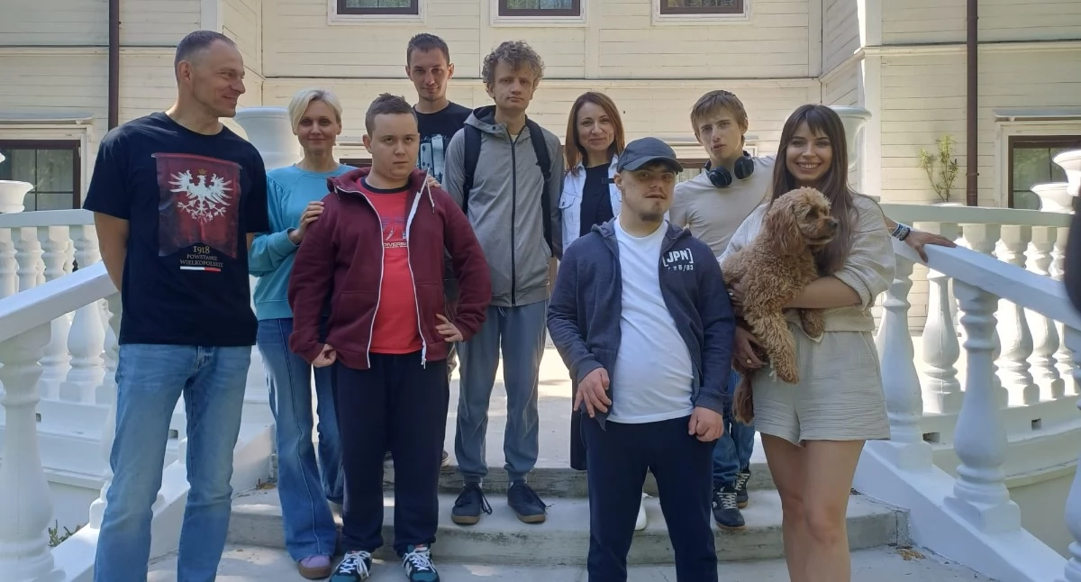 Na zdjęciu grupa z SOSW w Gromadzicach w Lipowym Dworze/fot.: SOSW w Gromadzicach