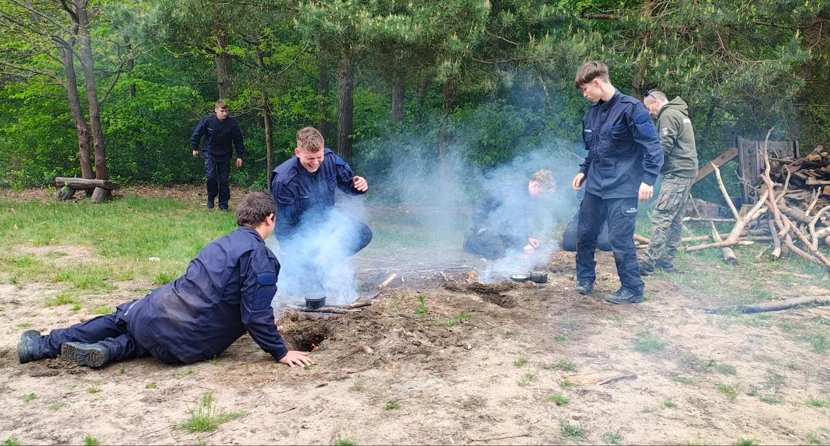 Zdjęcia z poligonu dla uczniów z Zespołu Szkół im. Marii Skłodowskiej-Curie w Działoszynie / fot.: KPP w Pajęcznie
