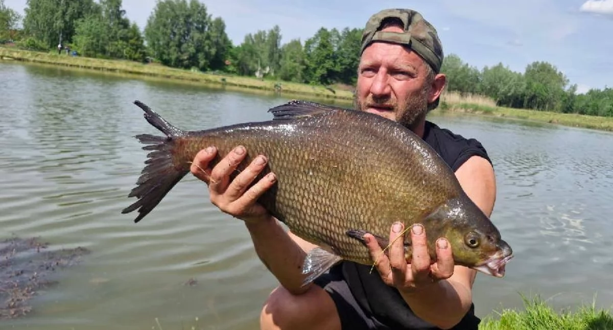 Na zdjęciu zawody wędkarskie na zbiorniku Pietrzyków II tura o tytuł mistrza koła PZW Pajęczno / fot.: Koło PZW Pajęczno