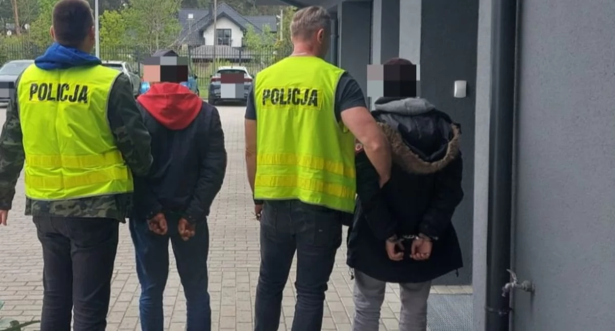 Na zdjęciu moment zatrzymania dwóch mężczyzn / Fot. KPP Łódź-Wschód