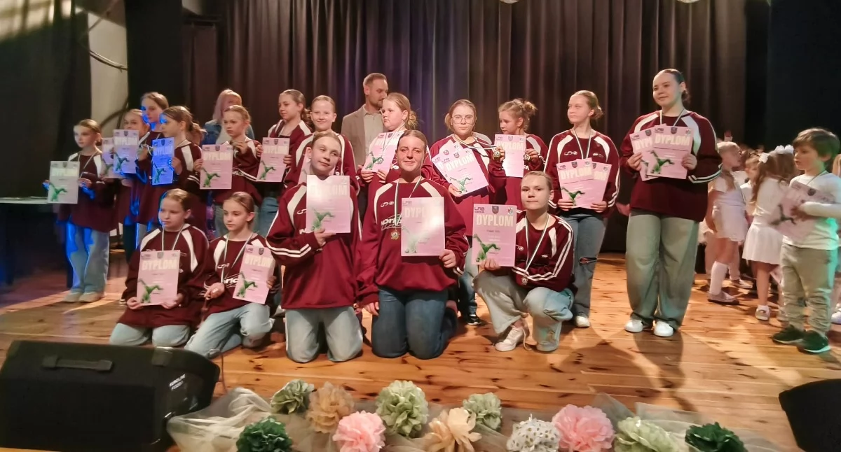 Na zdjęciu część nagrodzonych uczestników / Fot. Facebook / GOKSiT Sokolniki