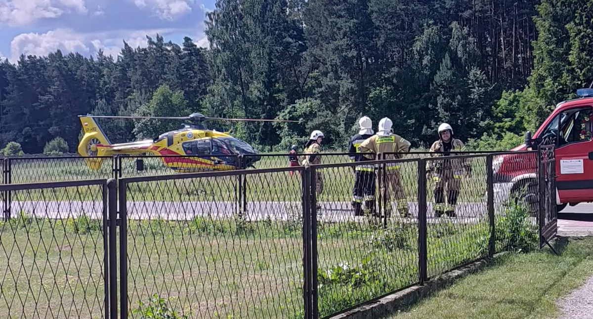 Na zdjęciu Lotnicze Pogotowie Ratunkowe i strażacy w akcji. Zalesiaki, gm. Działoszyn / fot.: archiwum prywatne 