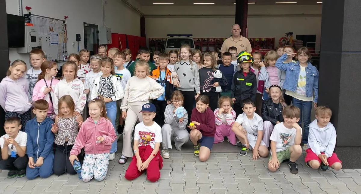 Na zdjęciu wizyta uczniów Szkoły Podstawowej nr 3 w Wieruszowie w OSP Wieruszów / Fot. Facebook / OSP Wieruszów