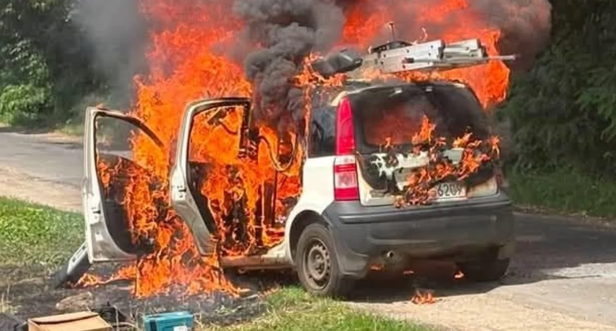 Na zdjęciu Fiat Panda, w którym wybuchł pożar / Fot. Ochotnicza Straż Pożarna w Cielcach