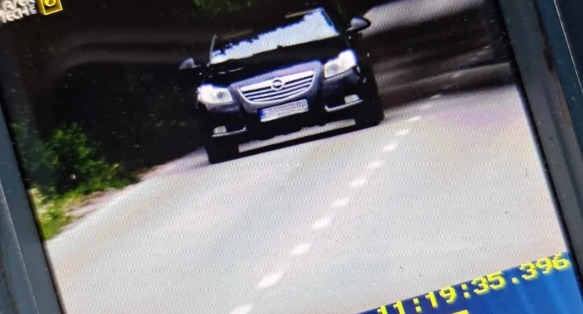 Na zdjęciu Opel, którym pędził 22-latek / Fot. KPP Radomsko 