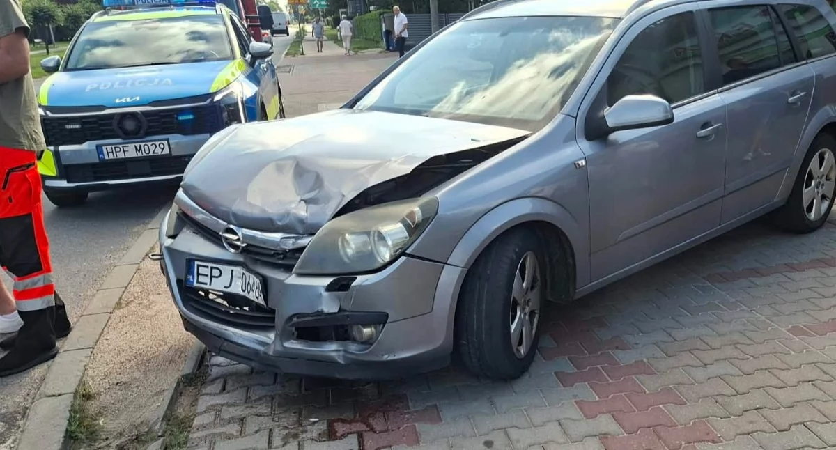Na zdjęciu wypadek na Piłsudskiego w Działoszynie / fot.: kulisy.net
