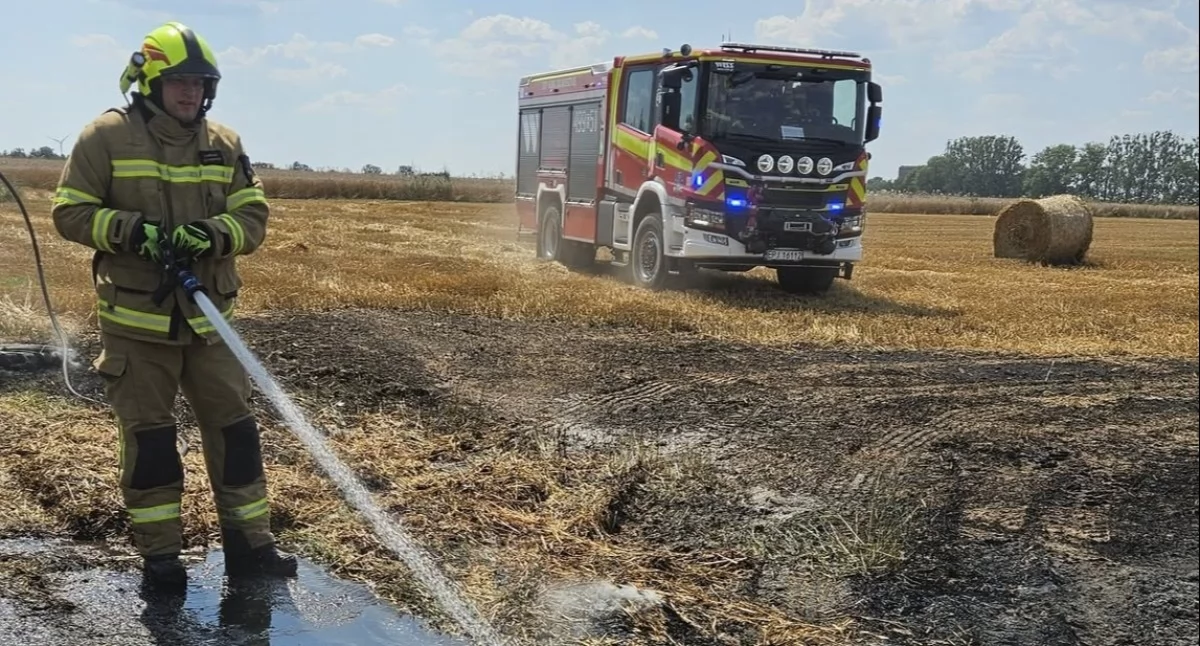 Zdjęcie z akcji ratowniczo-gaśniczej w Piekarach, w gminie Sulmierzyce/fot.: OSP KSRG Sulmierzyce