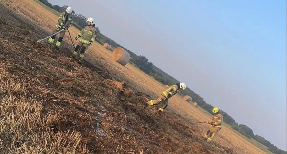 Zdjęcie z akcji ratowniczo-gaśniczej w Piekarach, w gminie Sulmierzyce/fot.: OSP KSRG Sulmierzyce