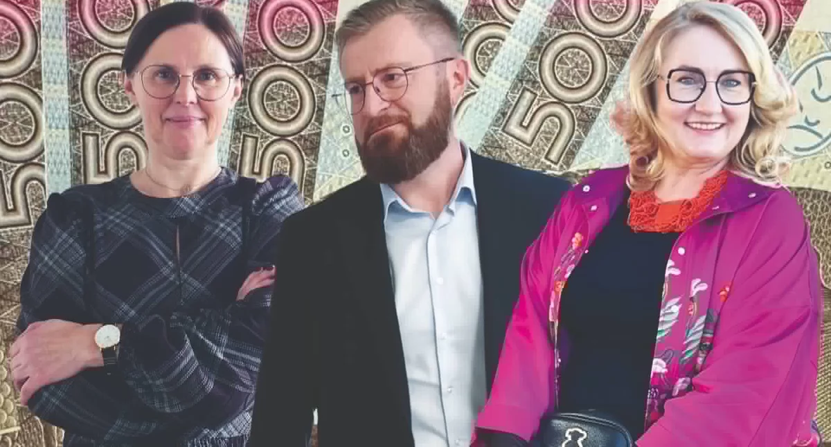 Na zdjęciu od lewej: przewodnicząca Rady Gminy Sulmierzyce Agnieszka Maciaszek, wójt gminy Gabriel Orzeszek oraz sekretarz i zastępca wójta Anna Szydłowska 