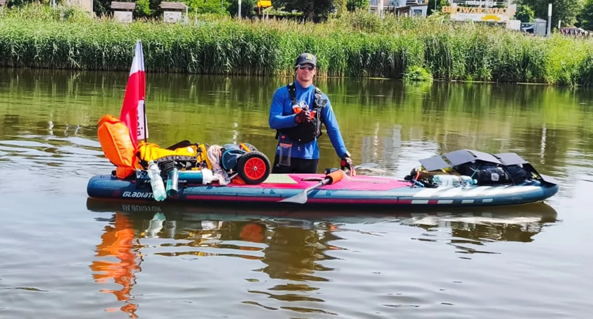 Zdjęcia z wyprawy na desce SUP Jakub Orłowski z Komornik płynie do Szczecina / fot.: kulisy.net