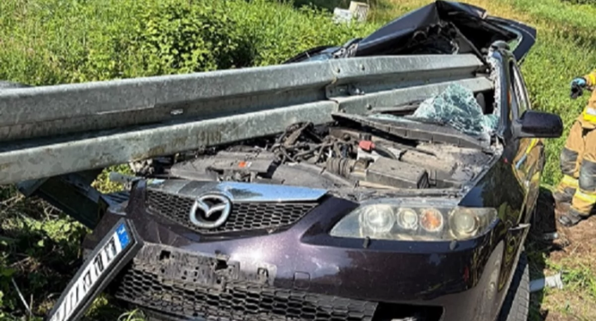 Na zdjęciu Mazda, którą poruszał się pijany 58-latek / Fot. KPP Łask