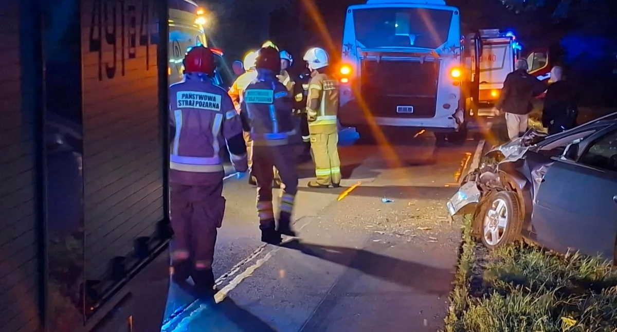 Zdjęcia z wypadku na drodze krajowej 42 Trębaczew-Dylów Rządowy / fot.: kulisy.net