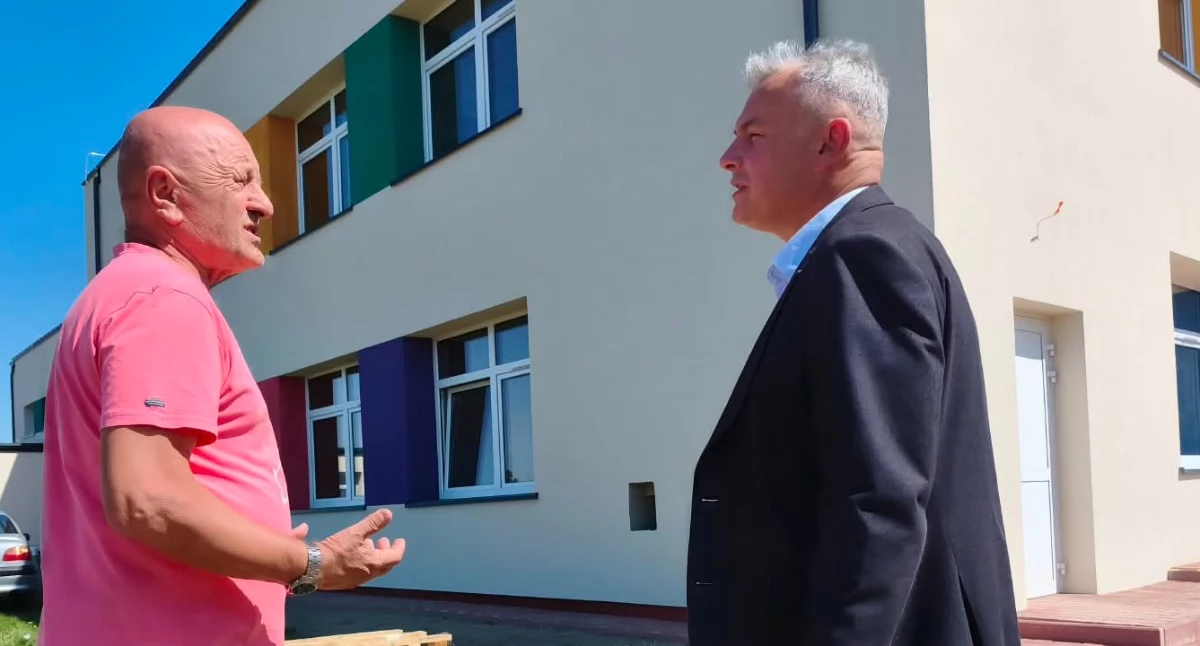 Na zdjęciu termomodernizacja dwóch szkół w gminie Ostrówek: Skrzynno i Okalew / fot.: Joanna Major