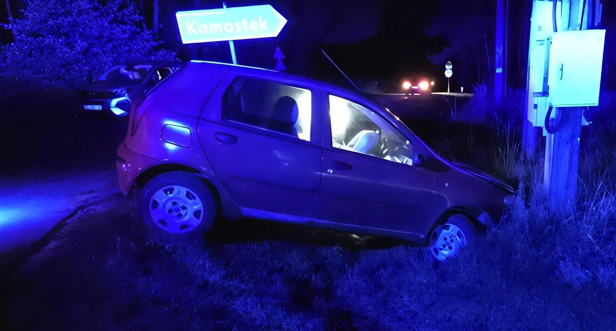 Na zdjęciu Fiat, którym poruszał się 19-latek / Fot. KPP Łask