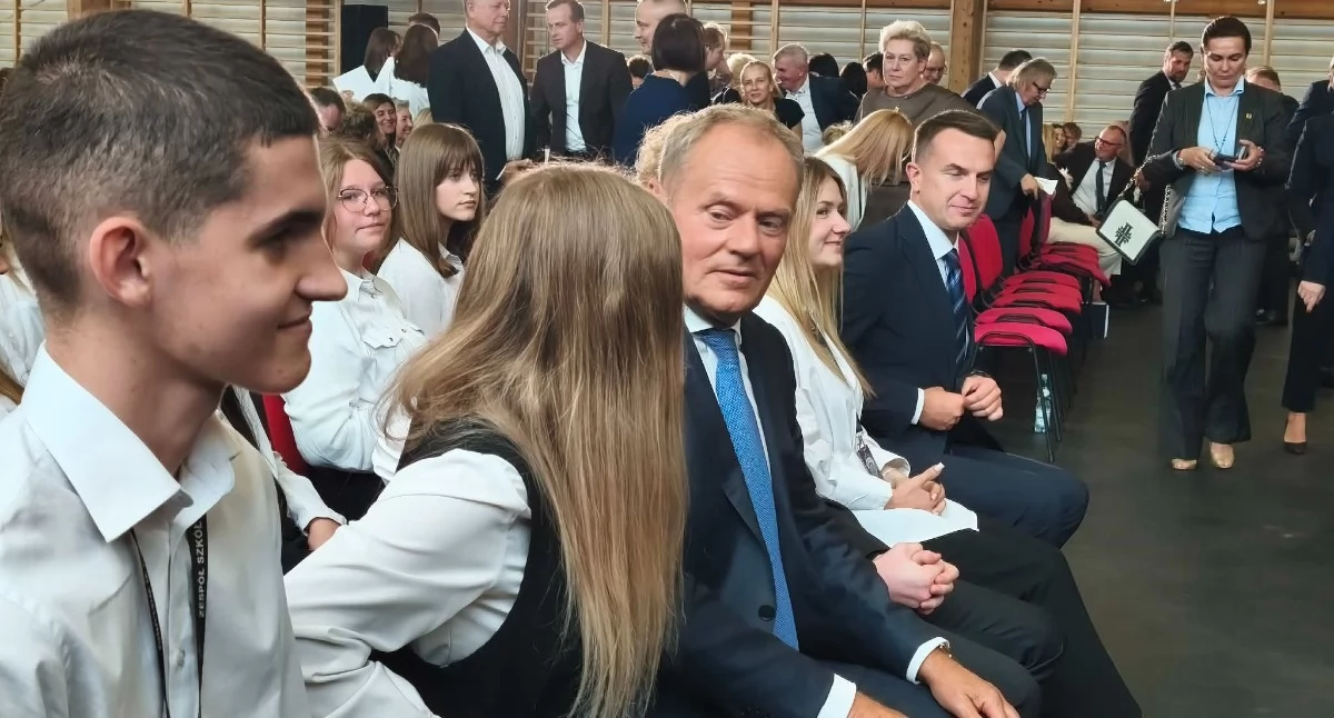 Na zdjęciu Donald Tusk na powiatowej inauguracji roku szkolnego w Wieluniu/fot.: Iwona Domagała