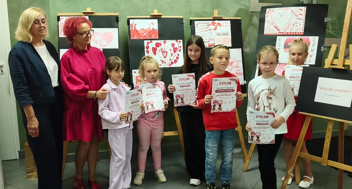 Zdjęcie z rozstrzygnięcia konkursu plastycznego ,,Kolory Pokoju