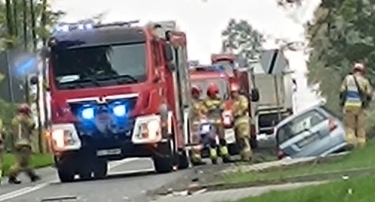 Na zdjęciach wypadek w Pajęcznie / fot.: OSP KSRG Makowiska