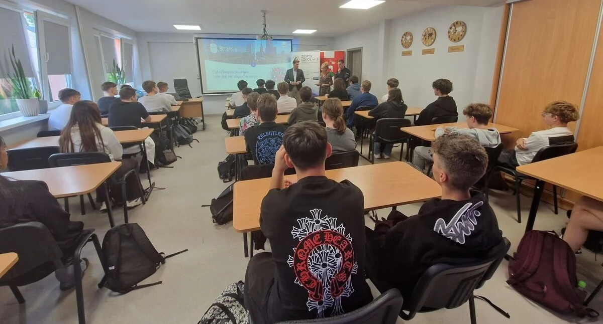 Na zdjęciu fragment spotkania z uczniami / Fot. KPP Wieluń