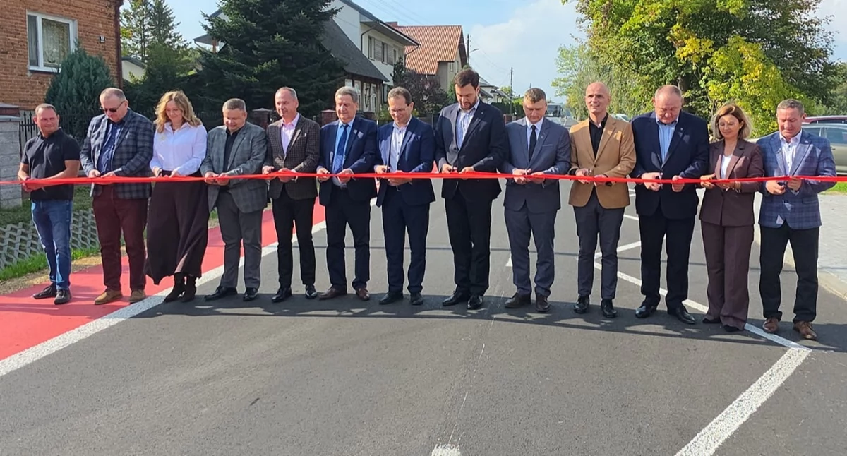 Na zdjęciu uroczyste otwarcie wyremontowanej drogi w Wistce / fot.: Sławomir Rajch
