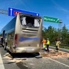Na zdjęciu wypadek dwóch autokarów wiozących dzieci na A4 / fot.: KPP w Mysłowicach