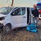 Zdjęcie z miejsca wypadku w gminie Byczyna (pow. kluczborski, woj. opolskie). Auto...