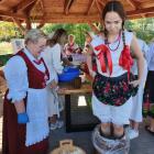 Na zdjęciach warsztaty kiszenia kapusty z KGW w Rychłocicach (gm. Konopnica) / fot.:...