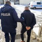Zdjęcie z interwencji policjantów z Grodkowa w powiecie brzeskim. Zatrzymanie na...