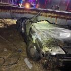 Zdjęcie z wypadku w Częstochowie. Auto zmiażdżone, czworo nastolatków w szpitalu /...