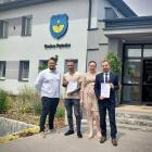 Zdjęcie pokazuje urzędników gminy Pątnów, wraz z wykonawcami inwestycji. / Fot.: Tecton