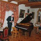 Zdjęcie pokazuje koncert w Muzeum Wnętrz Dworskich w Ożarowie fot.: Muzeum Ziemii...