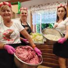 Na zdjęciu międzypokoleniowe warsztaty kulinarne KGW Milejowianki i gołąbki z Milejowa...