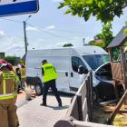 Na zdjęciu wypadek busa i osobówki w m. Wróblew (gm. Skomlin, pow. wieluński) / fot.:...