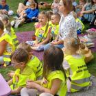Zdjęcia z pikniku literackiego przed Miejską i Gminną Biblioteką Publiczną w Wieluniu /...